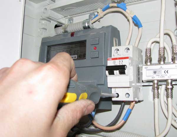 Стали известны детали установки счетчиков тепла и ремонта крыш домов в Запорожье