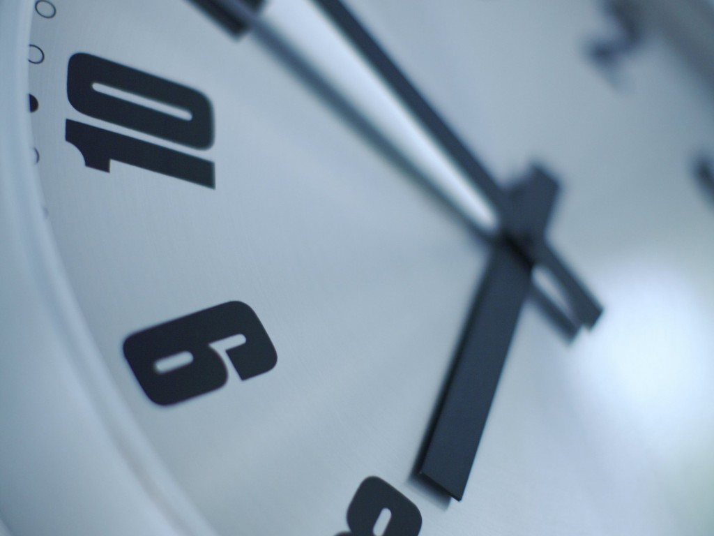 Запорожцам на заметку: на этих выходных переводим стрелки часов