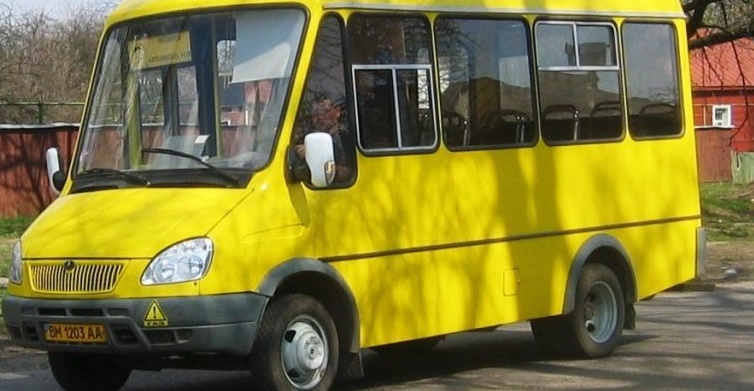 «Теперь на камазе возить дрова будешь»: в Запорожье за сутки уволили водителя маршрутки за отказ в льготном проезде