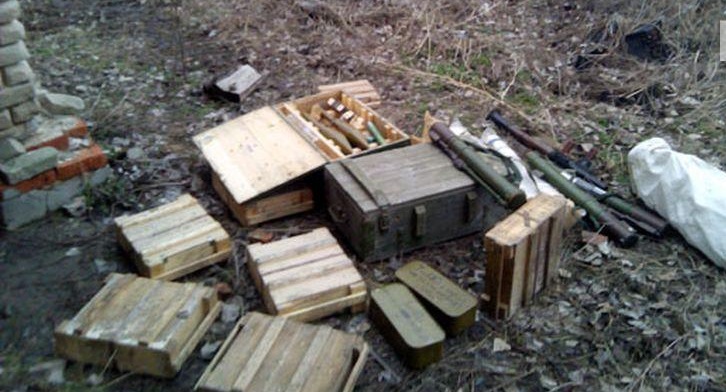 В Запорожской области нашли тайник с арсеналом оружия