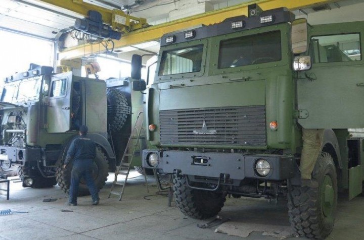 В Запорожье воинской части передали отремонтированный грузовик