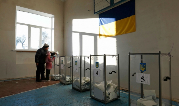 «Батькивщина» лидирует на выборах в объединенных громадах