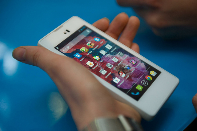 Украинцев с 1 февраля ждет повышение цен на мобильную связь