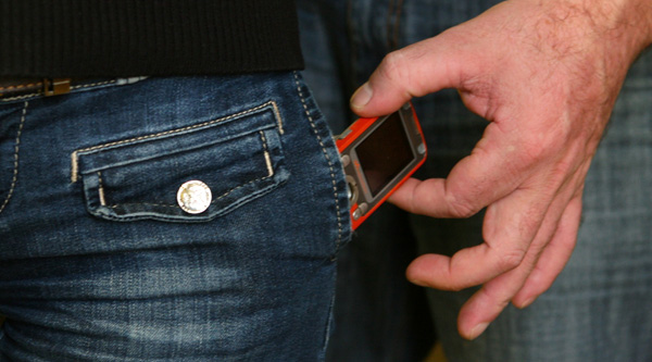 В Запорожье подросток украл телефон в церкви