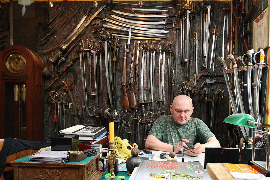 В Запорожье закрыли шумное дело по коллекционеру оружия