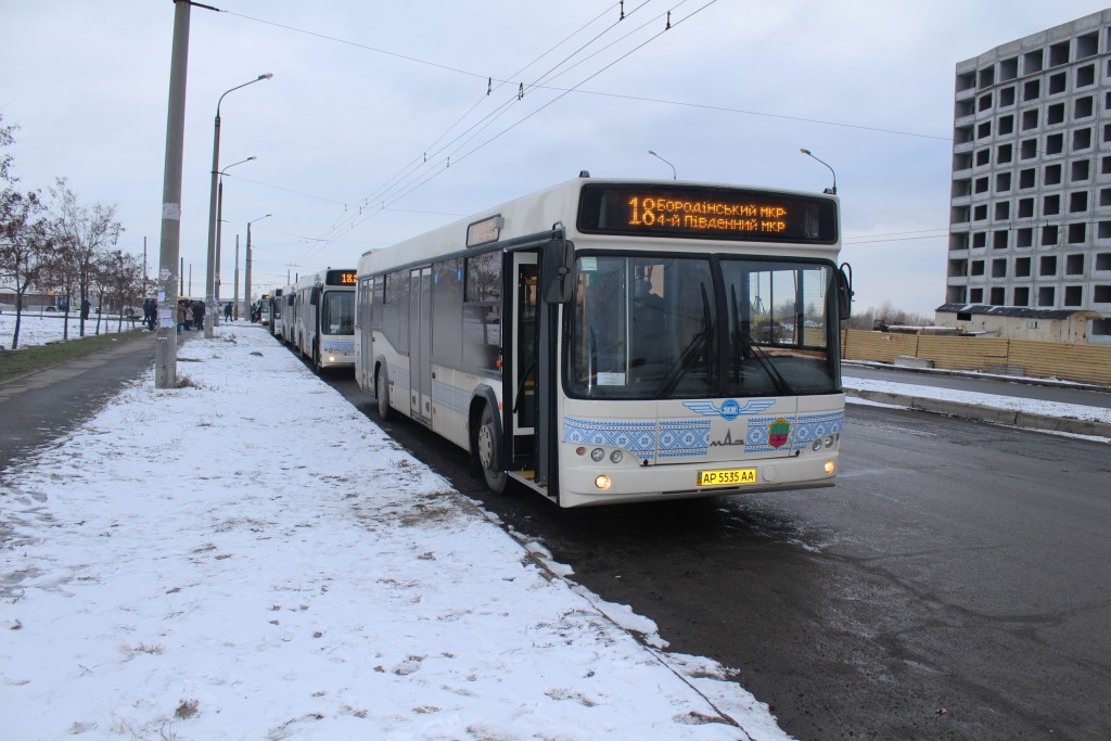 Стало известно на каких маршрутах в Запорожье появятся большие автобусы