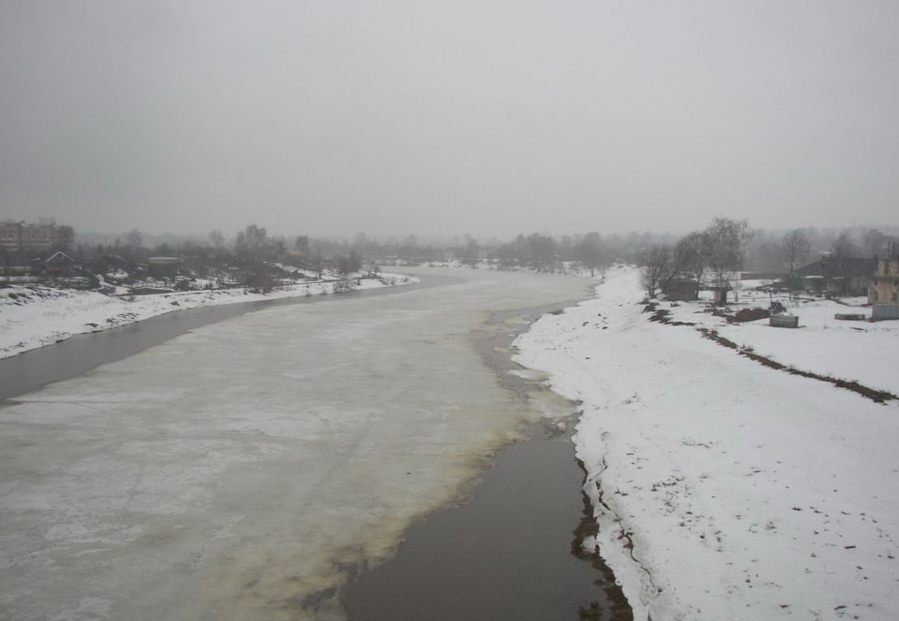 В Запорожье на дне реки обнаружили надгробные камни (ВИДЕО)