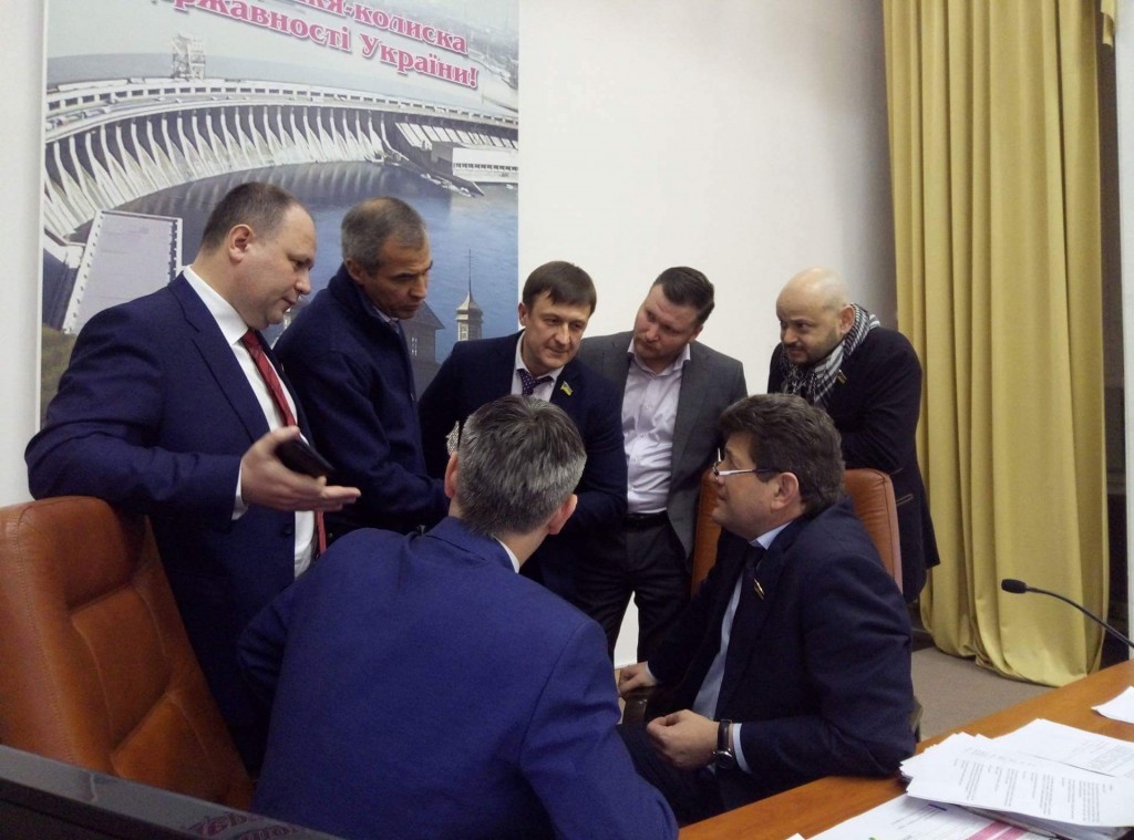 Работа сессии Запорожского горсовета приостановлена