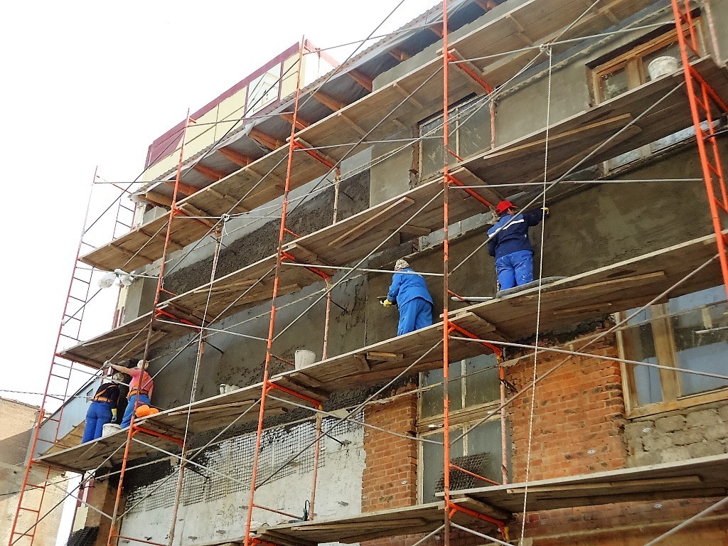 КП «Наше місто» заказало без конкурсов подрядчикам «Запорожстали» ремонт домов на несколько миллионов