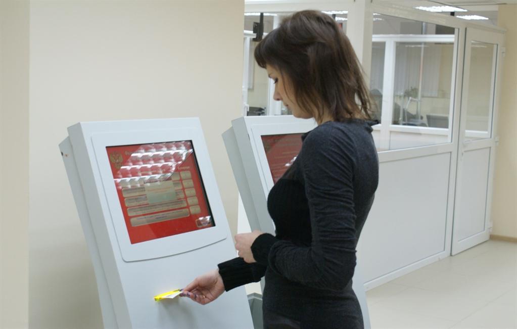 Электронный формат: запорожцы получают социальную помощь по-новому