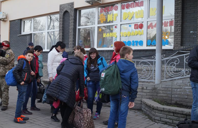 В Запорожскую больницу прибыло 25 детей из зоны АТО