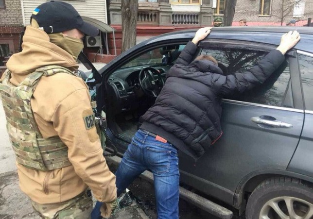 Слитки золота и миллионы наличных: в Запорожье задержали спонсоров «ДНР»