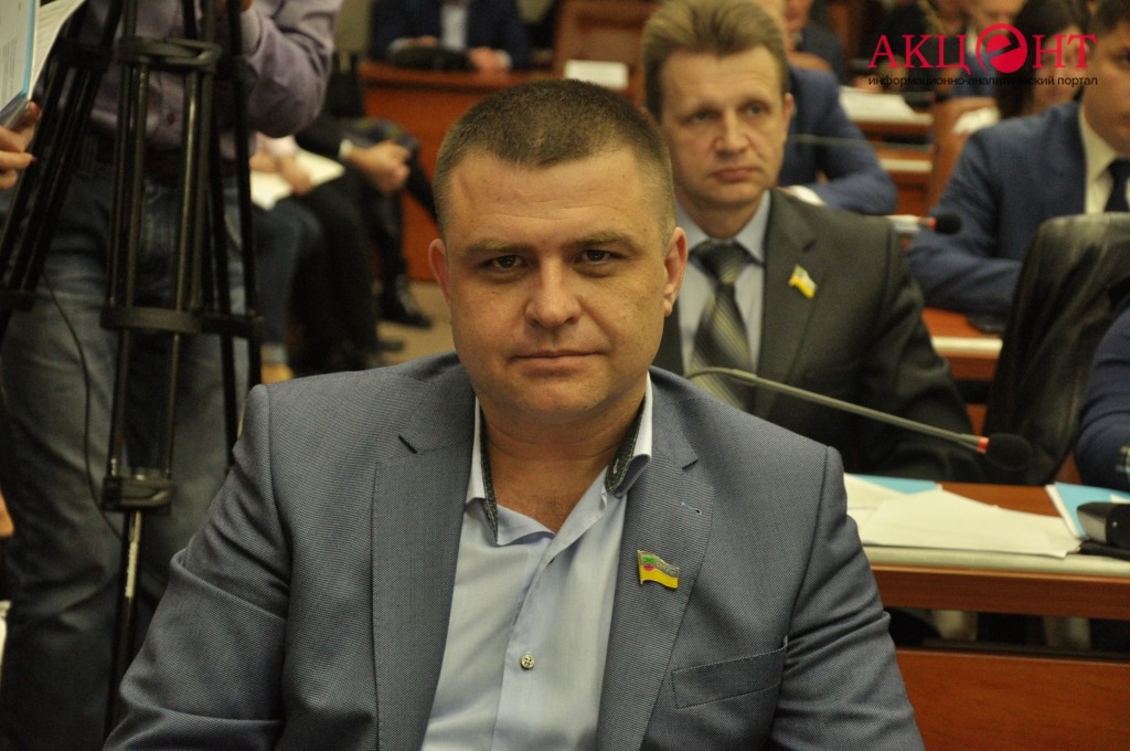 Запорожский депутат: из-за 10 бинтов город потерял более 20 тысяч гривен