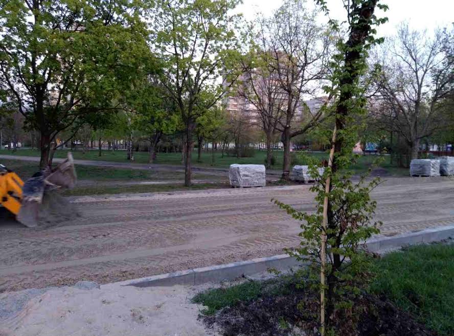 После публикации запорожского депутата подрядчик переложил плитку