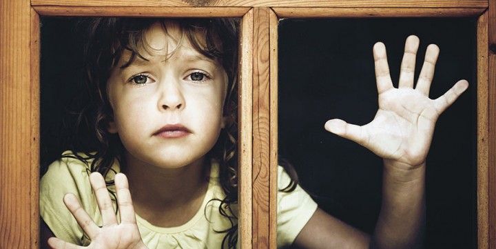 В Запорожье двухлетний ребенок остался один дома