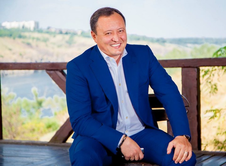 Особняки, элитные аксессуары и дорогое оружие: запорожский губернатор Брыль опубликовал э-декларацию