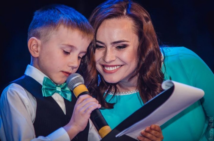 В Запорожье «особенные» детки выступили с популярными артистами на одной сцене