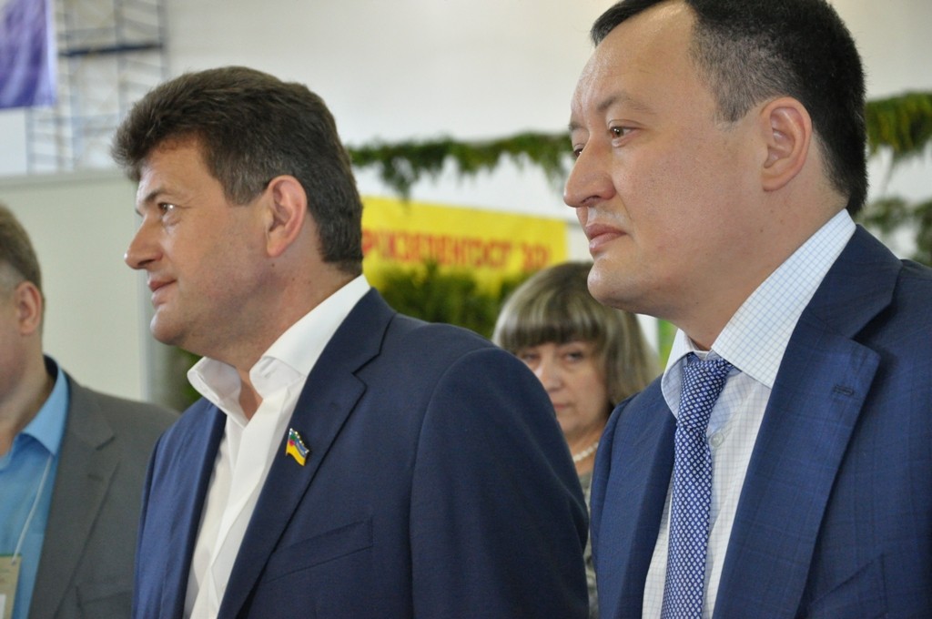 Рейтинг ответственности глав ОГА и мэров: какое место заняли Буряк и Брыль (ИНФОГРАФИКА)