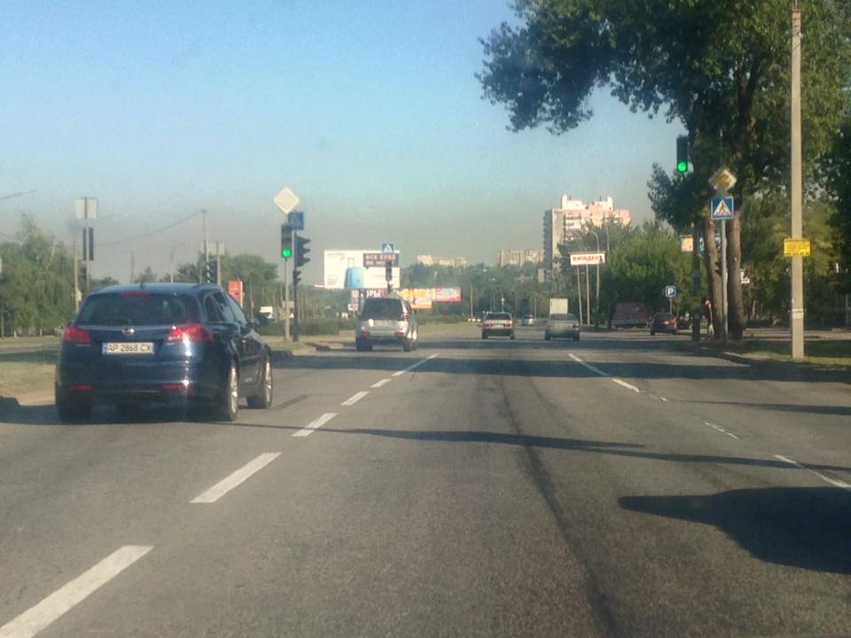 Соцсети: Запорожье окутало заводскими выбросами (ФОТО)