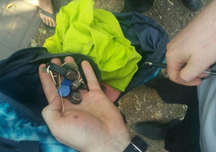 На центральном пляже Запорожья мужчина грабил подростков (ФОТО)