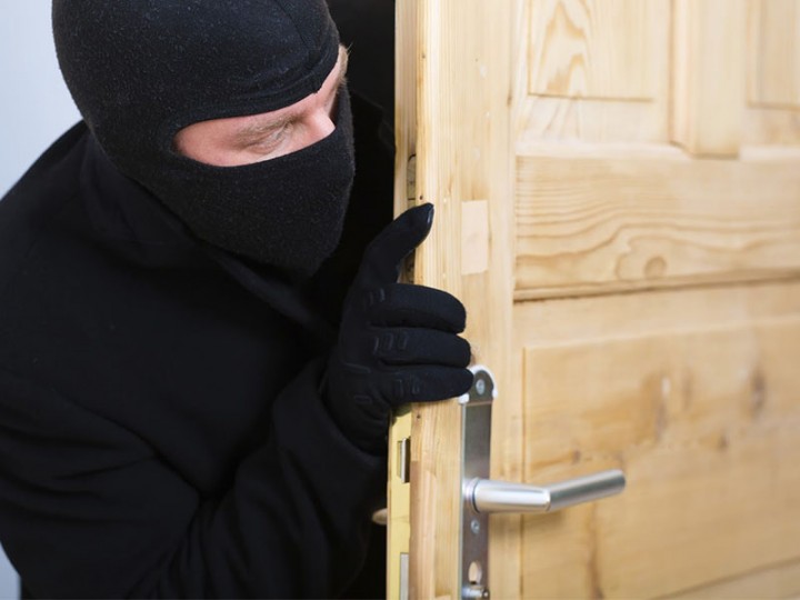 Работают «домушники-наркоманы»: жители Запорожья боятся выходить из дома (ФОТО)