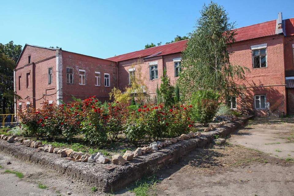 Школе более 130 лет: мэр Запорожья удивился, как там учились дети