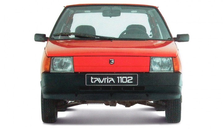 Жители Днепра заметили на своих улицах необычный запорожский автомобиль (ФОТО)