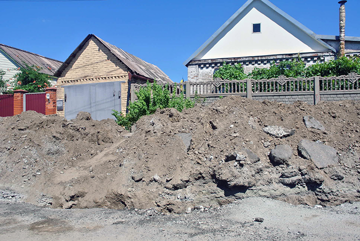 Сам себе коммунальщик: как в Заводском районе меняют трубы (ФОТО)