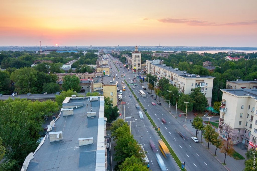 Запорожский фотограф заснял проспект Соборный на закате (ФОТО)