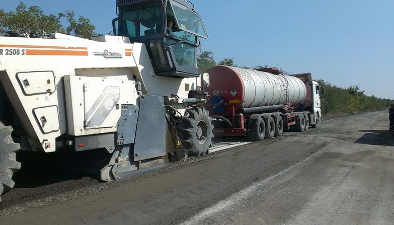 В Запорожской области начат ремонт трассы на Днепр (ФОТО)