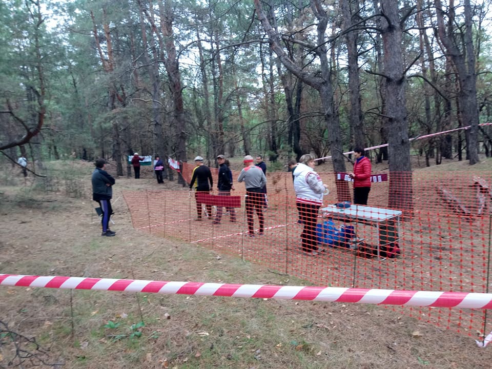 В Запорожье соревнования по спортивному ориентированию собрали участников от 7 до 85 лет (ФОТО)