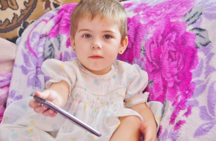 В Запорожье для маленькой девочки собирают средства