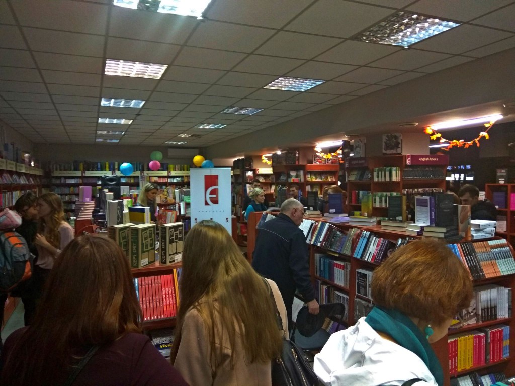 Поетична середа «Вперше» пройшла в запорізькій книгарні «Є»