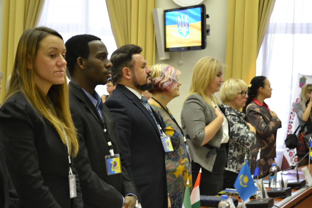 ФОТОРЕПОРТАЖ: как в Запорожье проходит Международный педагогический саммит