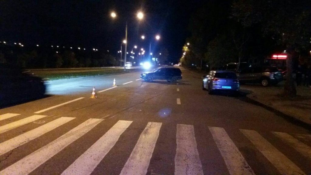 Фотофакт: в Запорожье на Песках сбили женщину, переходившую дорогу