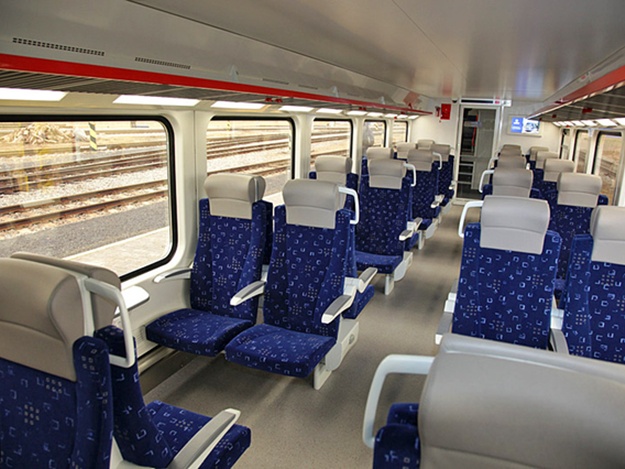 К новогодним праздникам пустят дополнительные поезда Запорожье-Киев (РАСПИСАНИЕ)