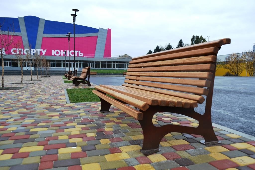 В Запорожье открыли новую аллею перед ДС «Юность» (ФОТОРЕПОРТАЖ)