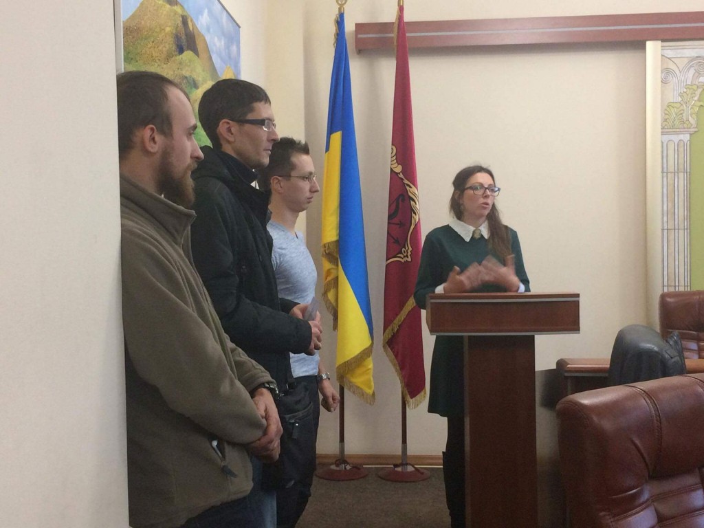 В Запорожье активисты потребовали от городской власти отчитаться о повышении цен на проезд в транспорте