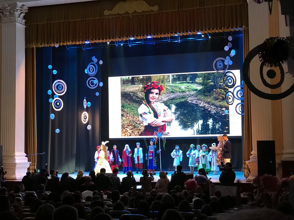 Помочь детям-сиротам: в Запорожье прошел необычный конкурс «Гармонія краси» (ФОТО)