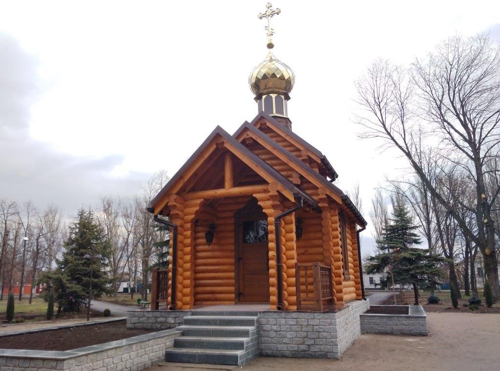 В Гуляйполе возведение часовни на месте взорванной коммунистами церкви подходит к концу (ФОТО)