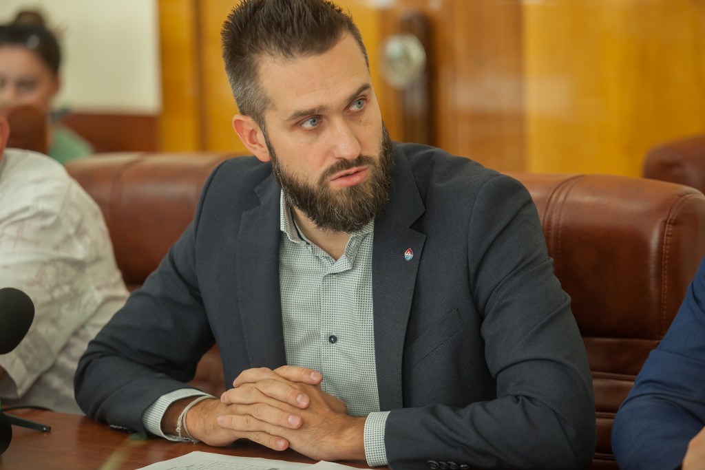 «Пусть скажет, что больше не будет»: как в Запорожье пытались уволить директора «ГТС» Грека