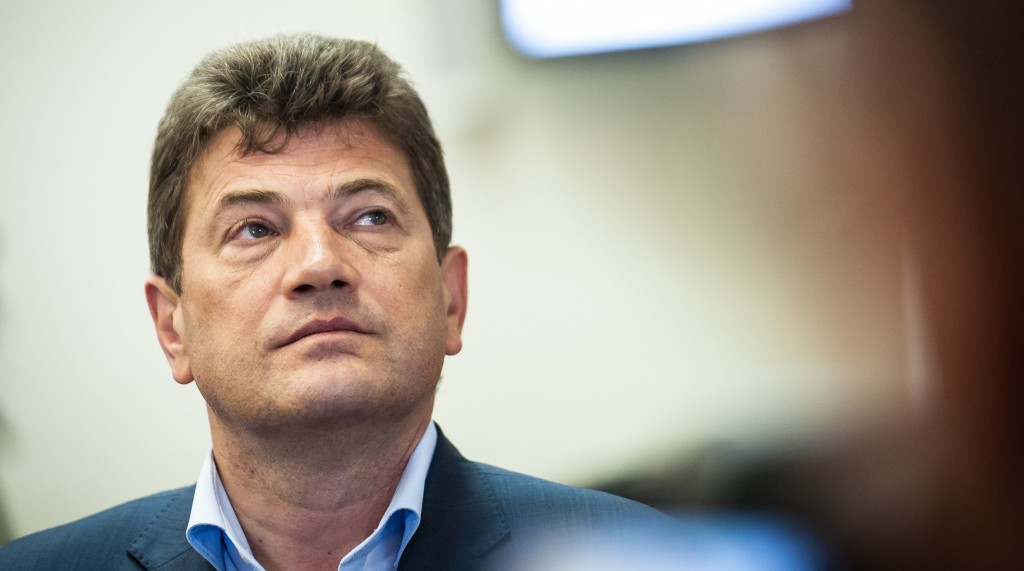 Мэр Запорожья Буряк возместил моральный ущерб экс-директору «Дубовки»