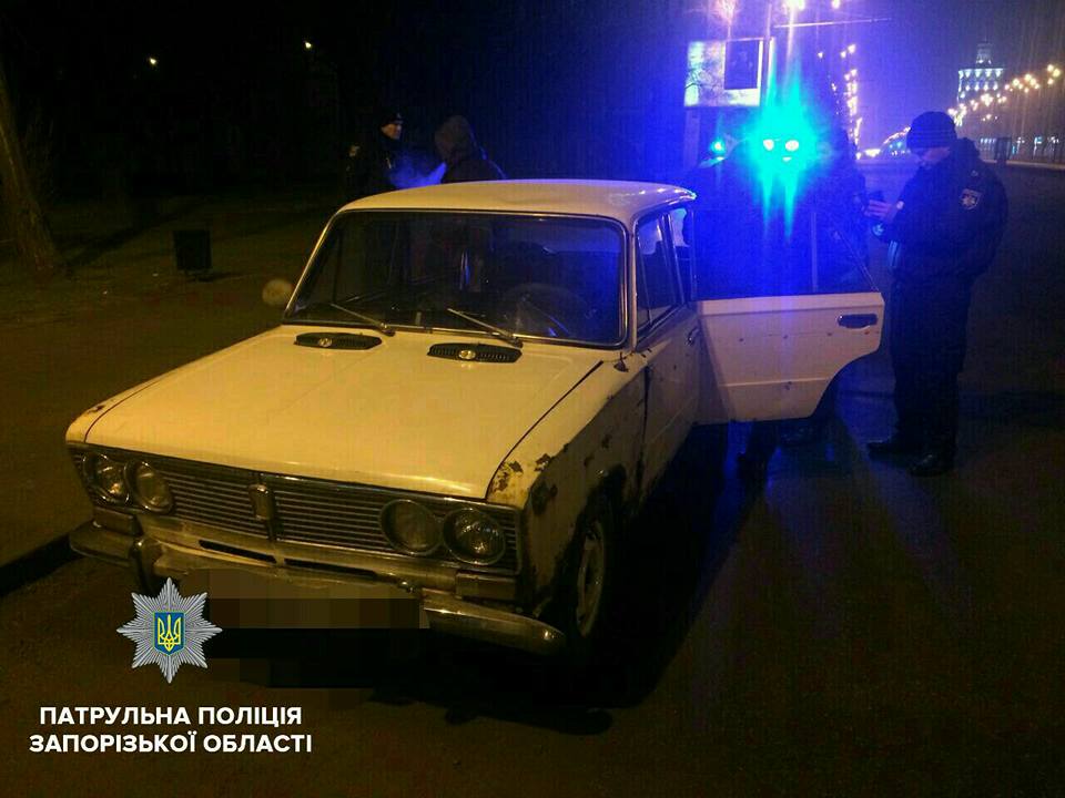 В Запорожье патрульные оперативно задержали офисных воров (ФОТО)