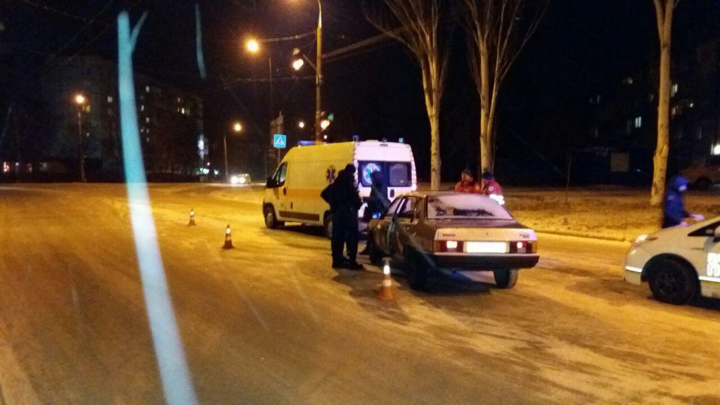 В Запорожье нетрезвый водитель врезался в «скорую помощь» (ФОТО)