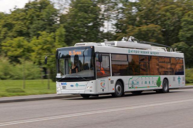 Пример для Запорожья: какой коммунальный транспорт покупают в других городах (ФОТО)
