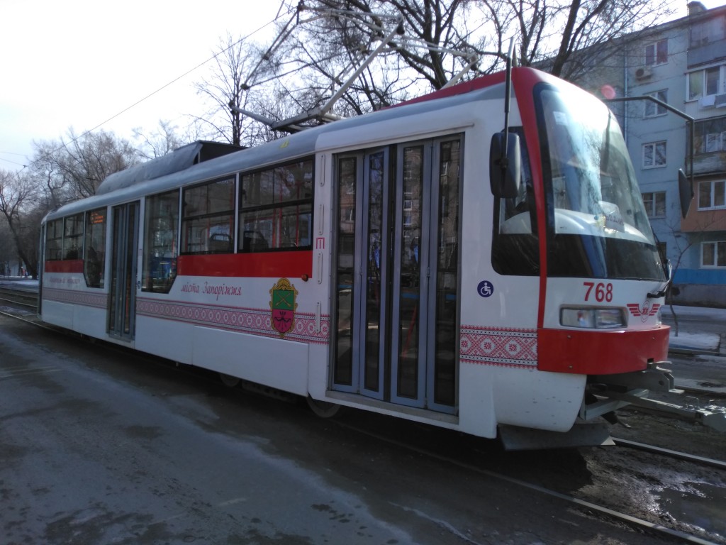 Ремонты трамваев в Запорожье: как власти «отшили» местных производителей