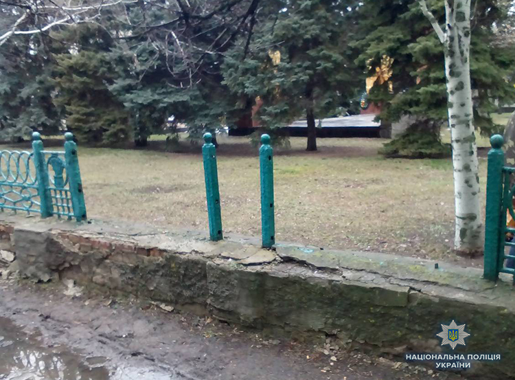 В Запорожской области вандал надругался над мемориалом (ФОТО)