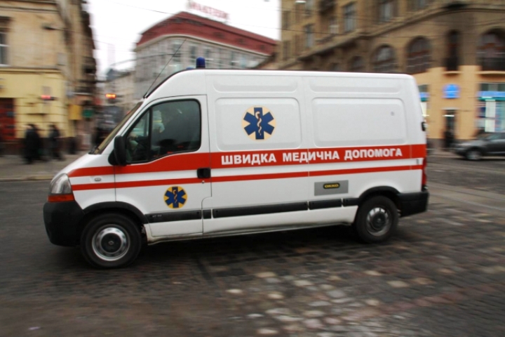 В Запорожье женщина в пылу ссоры проломила своему мужу голову табуреткой (ФОТО)