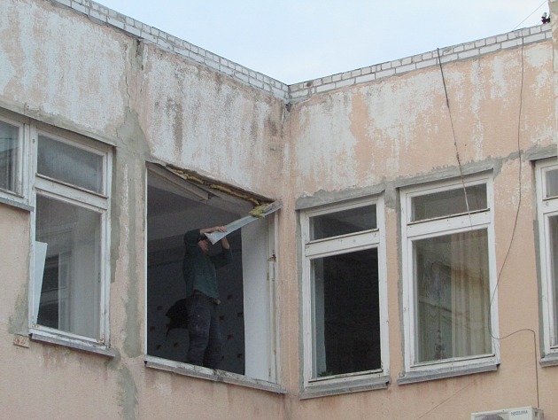 40 лет без ремонта: в Запорожской области восстанавливают детсад (ФОТО)