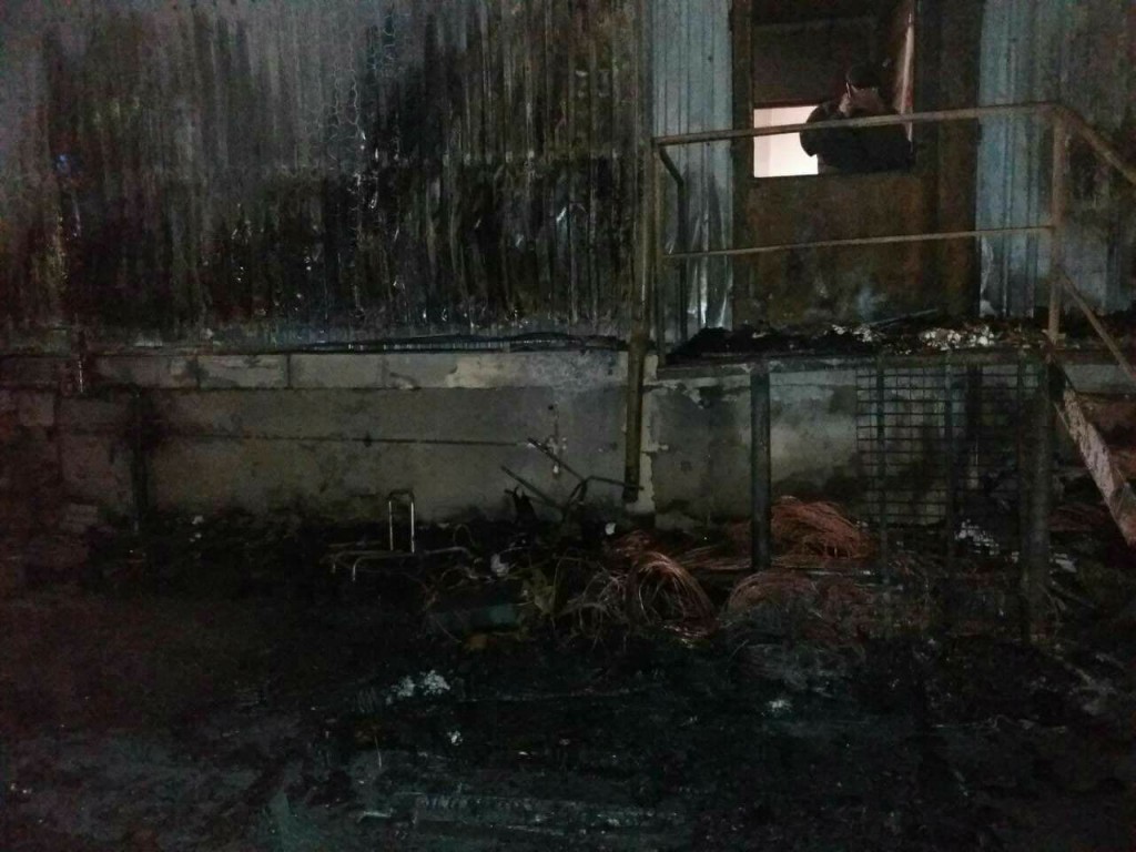 В центре Запорожья загорелся супермаркет: подробности и фото